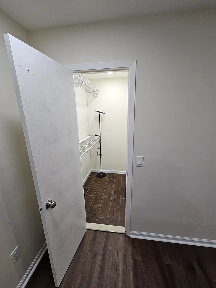 12 Franklin Ln #F - Photo 6 of 14