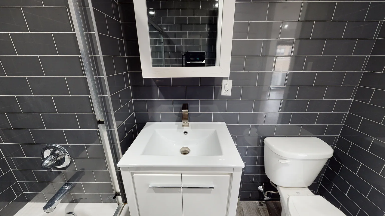 17716 Wexford Ter #401 - Photo 4 of 9