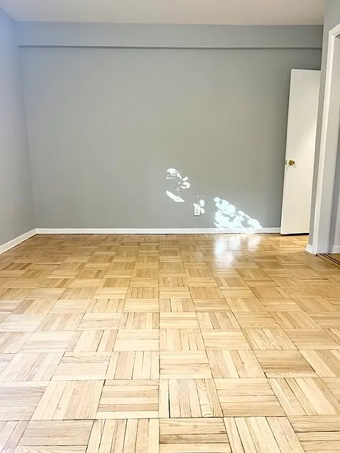 239 E Mosholu Pkwy N #2C - Photo 3 of 11