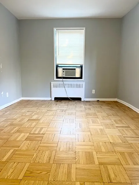 239 E Mosholu Pkwy N #2C - Photo 6 of 11