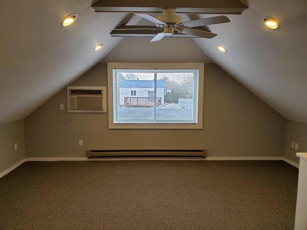 407 Central Ave - Photo 3 of 8