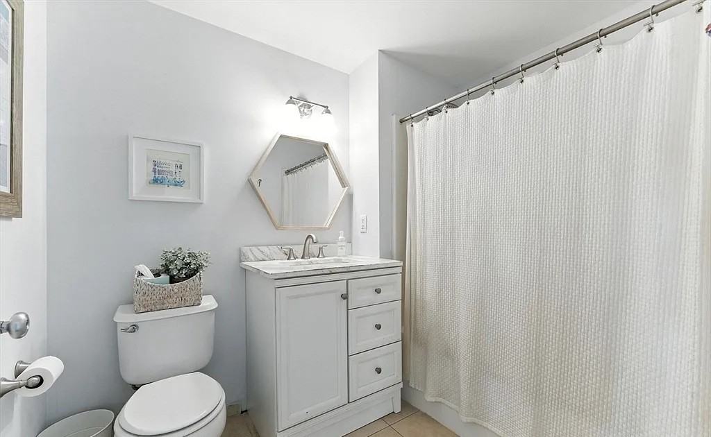 1 Nassau St - Photo 2 of 10