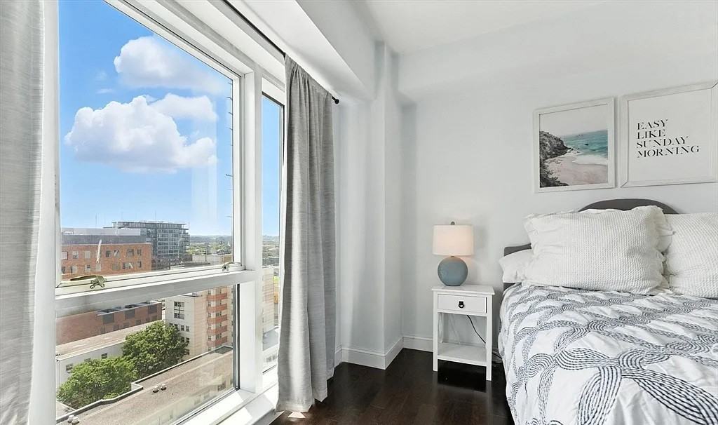 1 Nassau St - Photo 4 of 10