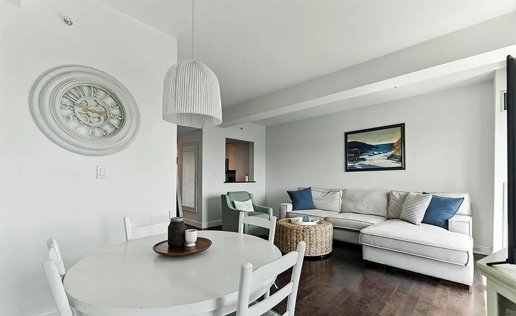 1 Nassau St - Photo 6 of 10