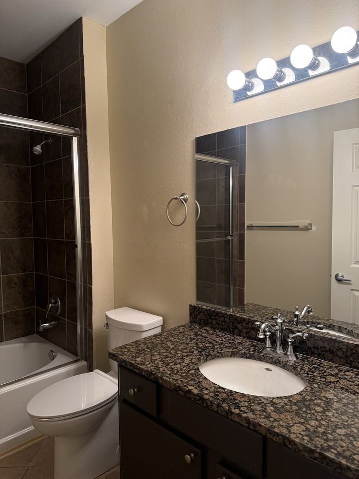 600 Vista Lake Dr #106 - Photo 7 of 16