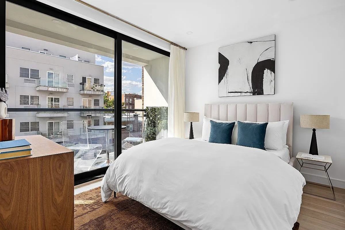 2588 38th St #3A - Photo 7 of 9