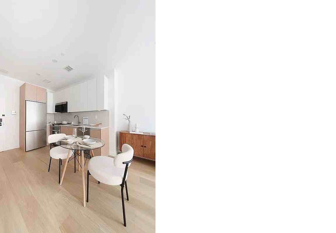 3119 29th St #2B - Photo 3 of 6