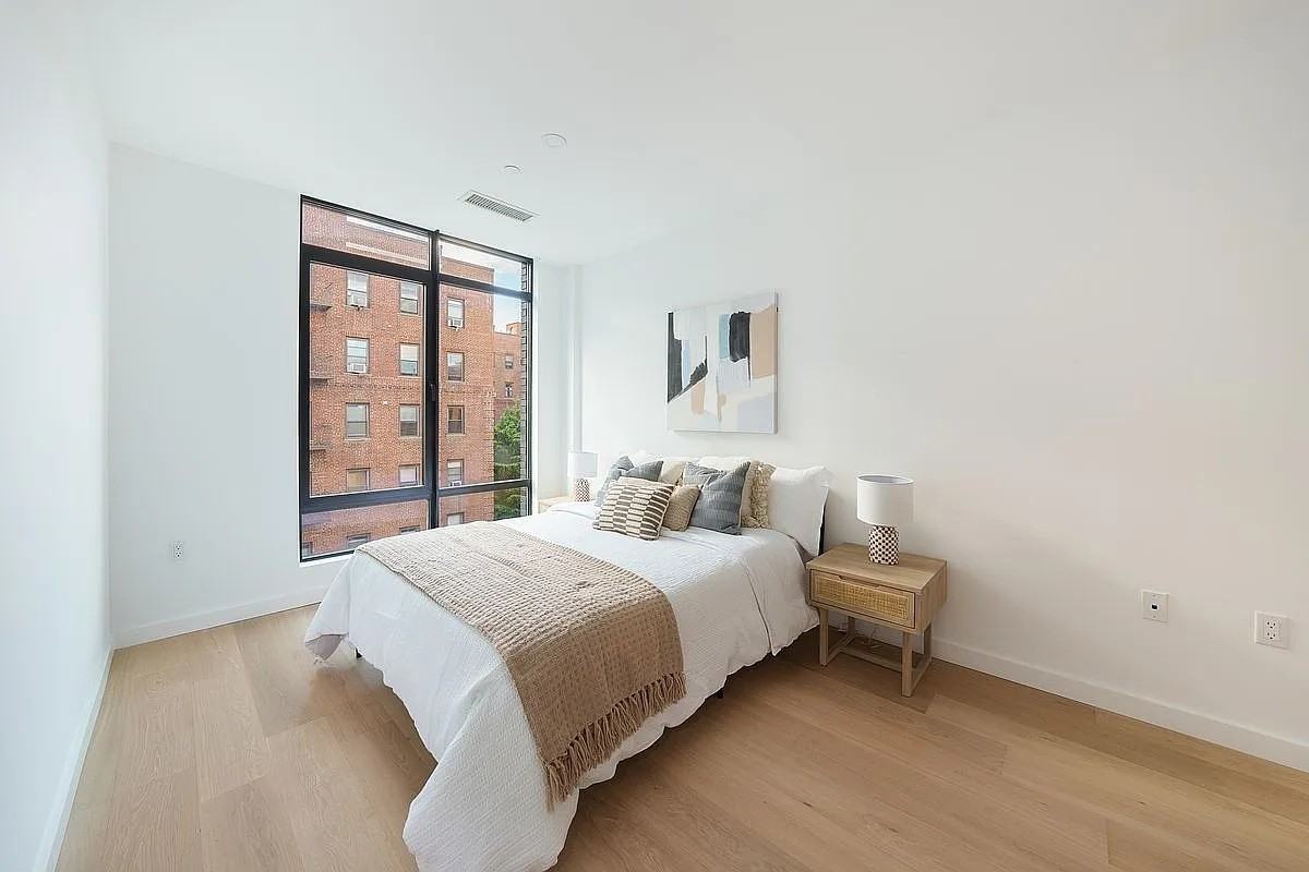 3119 29th St #2B - Photo 4 of 6