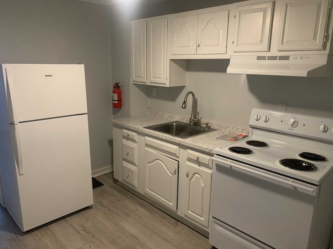 229 W Diamond St - Photo 7 of 15