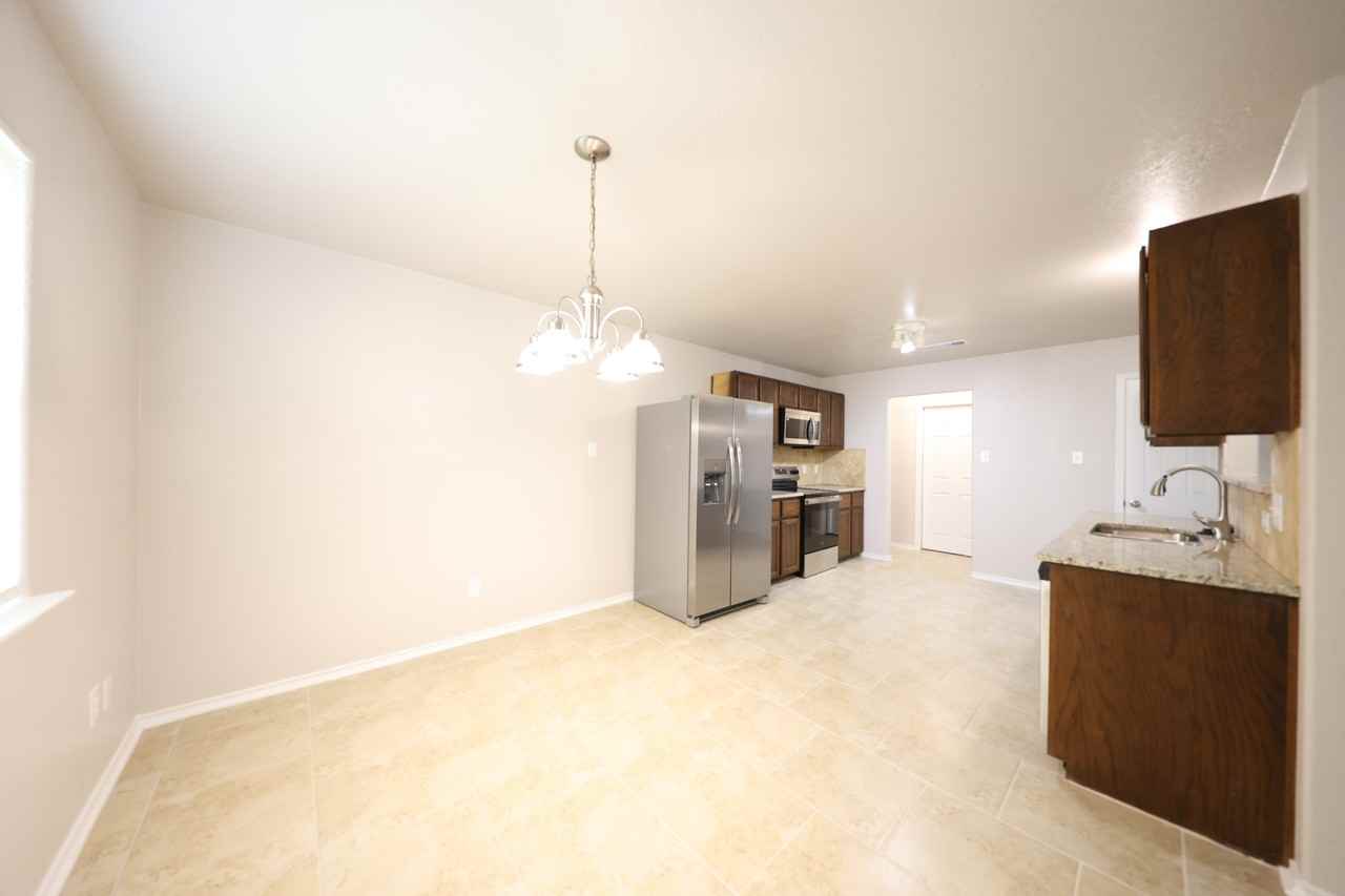 810 Leah Dr - Photo 5 of 21