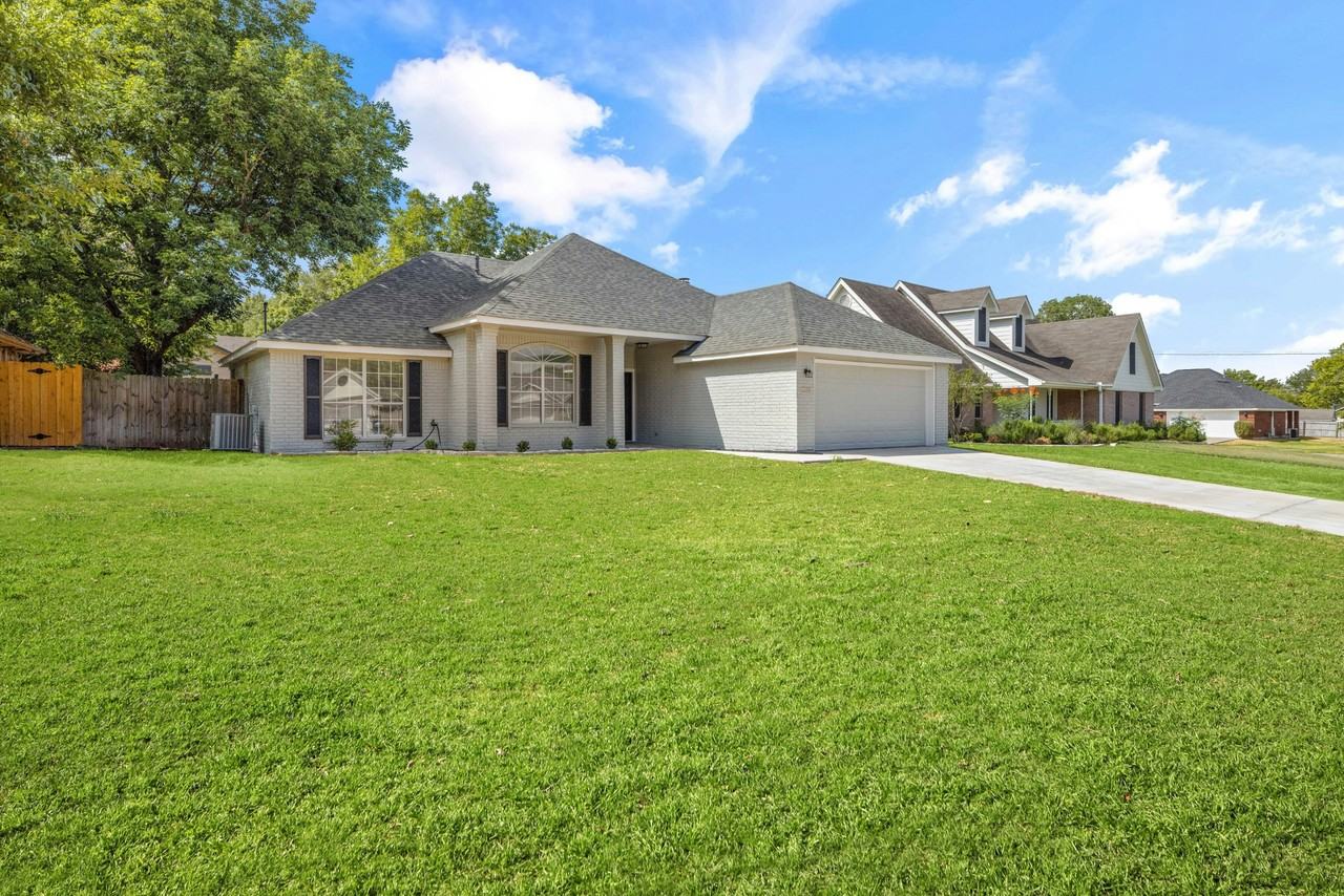 4009 Tyler Trl - Photo 2 of 27