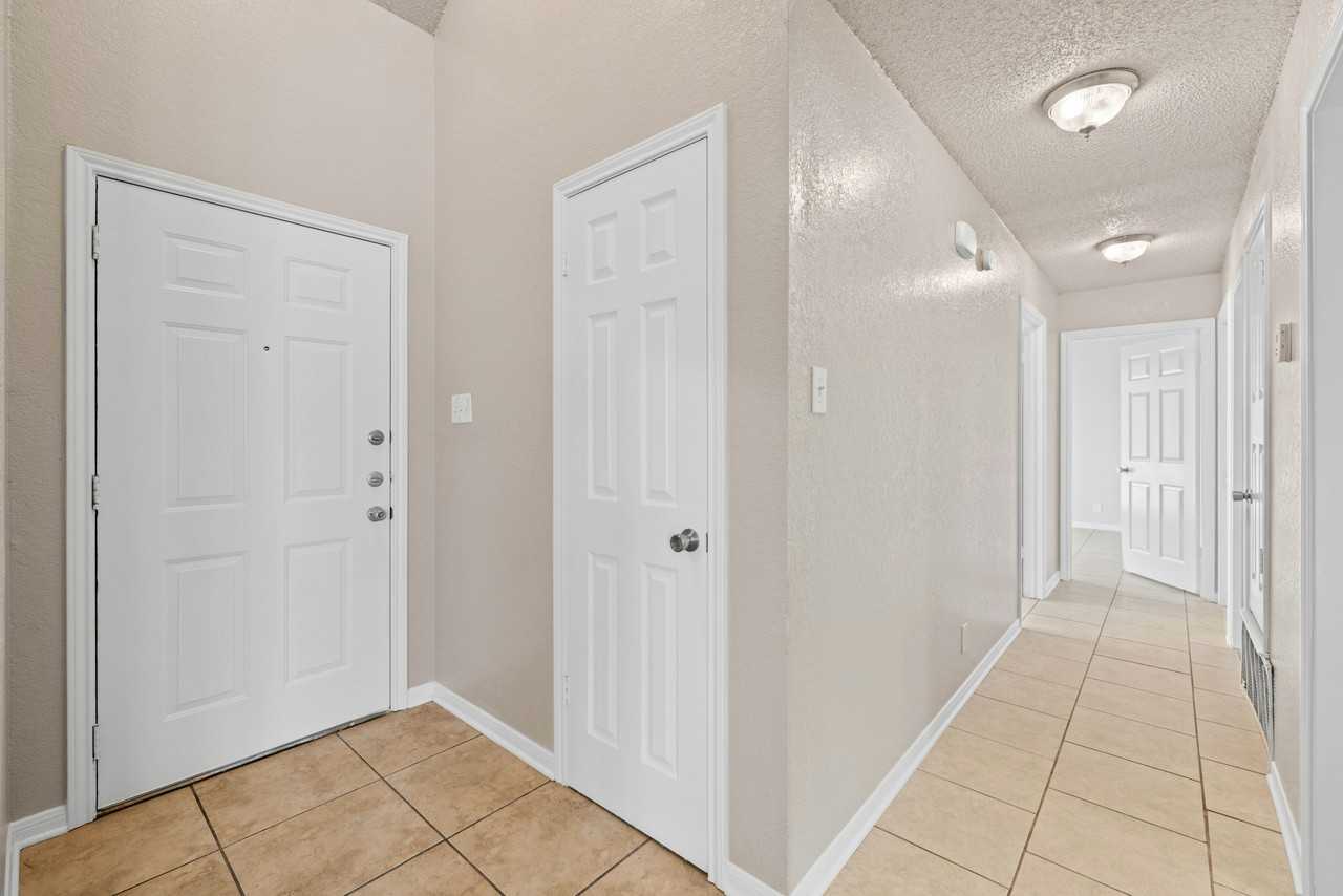 4009 Tyler Trl - Photo 4 of 27