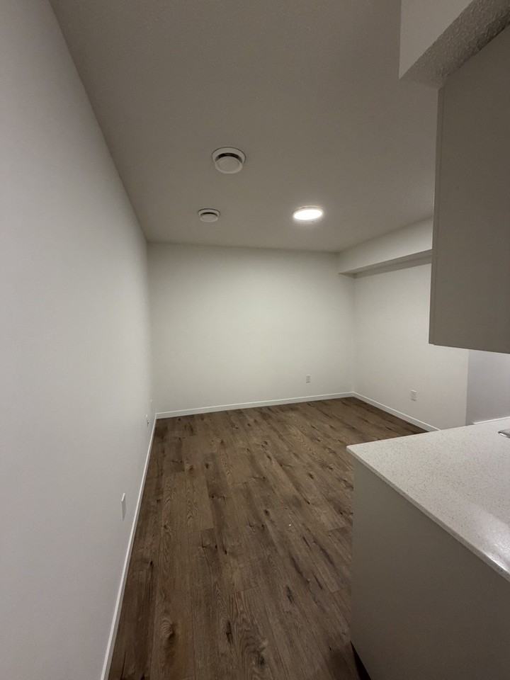 1271 Keswick Dr Sw - Photo 4 of 11