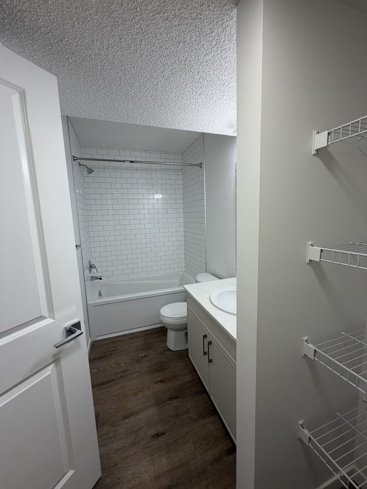 1271 Keswick Dr Sw - Photo 5 of 11