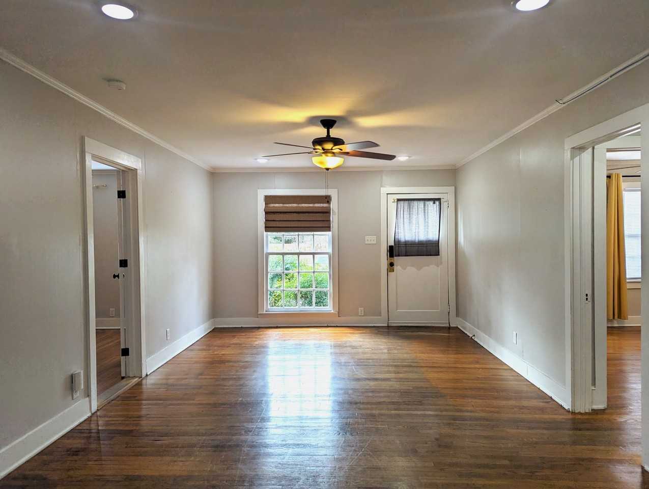 302 S 16th Ave - Photo 5 of 31