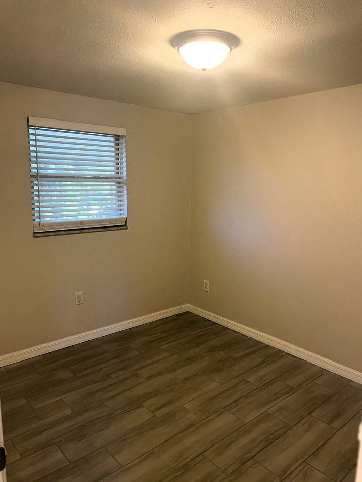 2173 Barry Dr - Photo 6 of 9