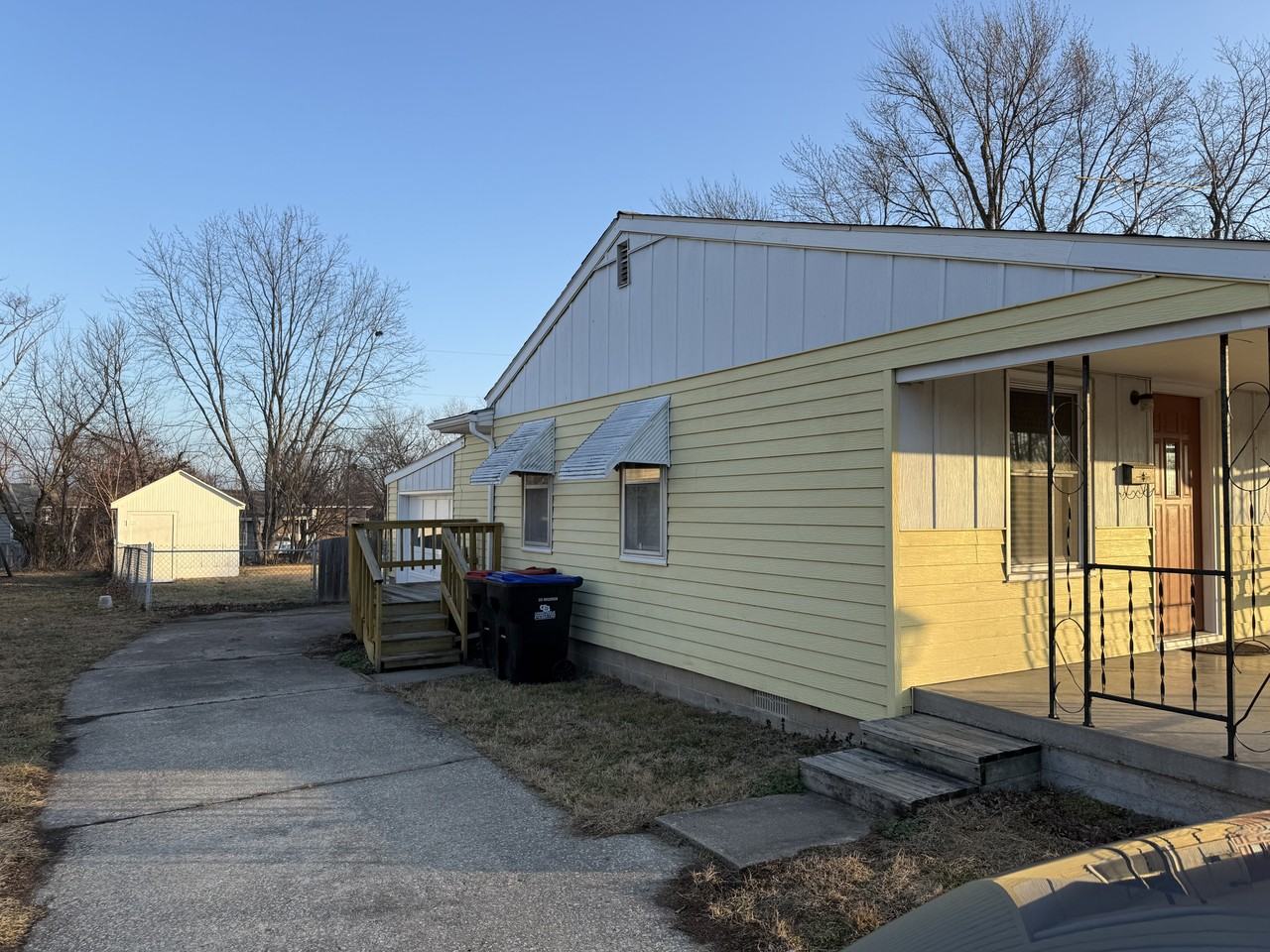 411 Franklin Ave - Photo 2 of 9