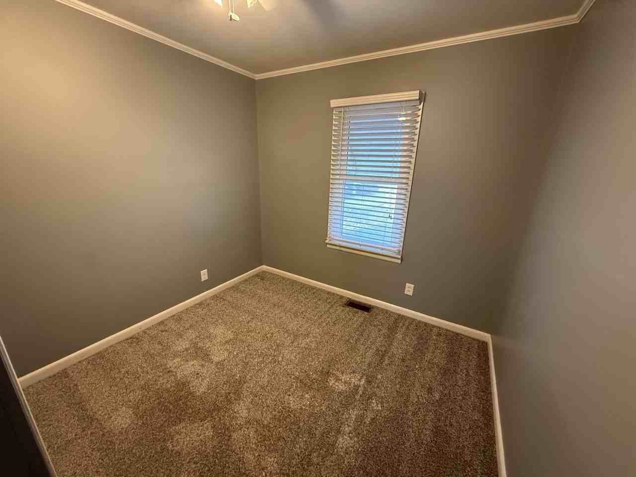 411 Franklin Ave - Photo 7 of 9