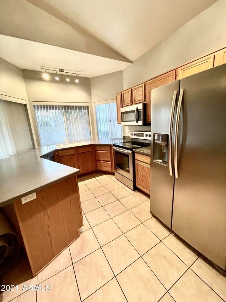 3705 E Topeka Dr - Photo 6 of 16