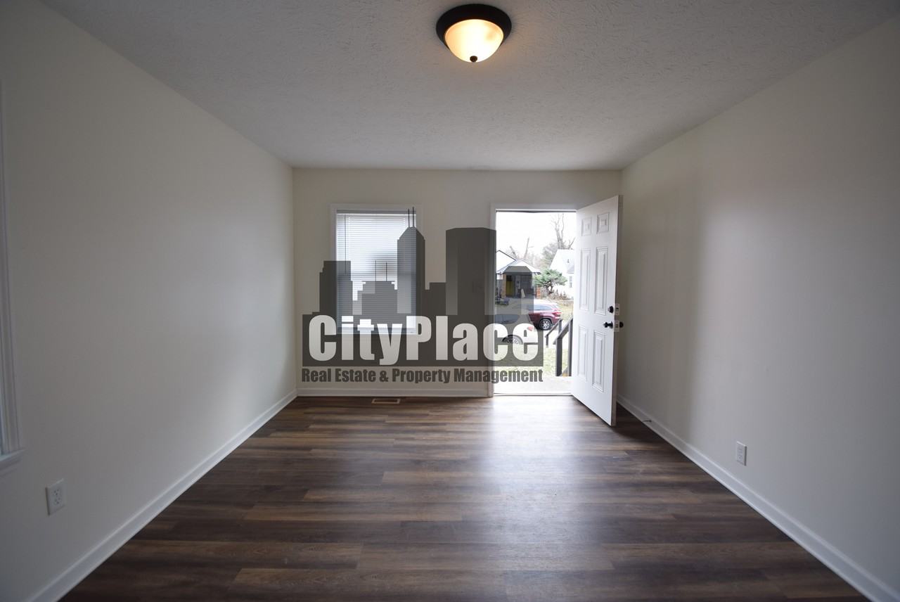 3750 Hillside Ave - Photo 5 of 18