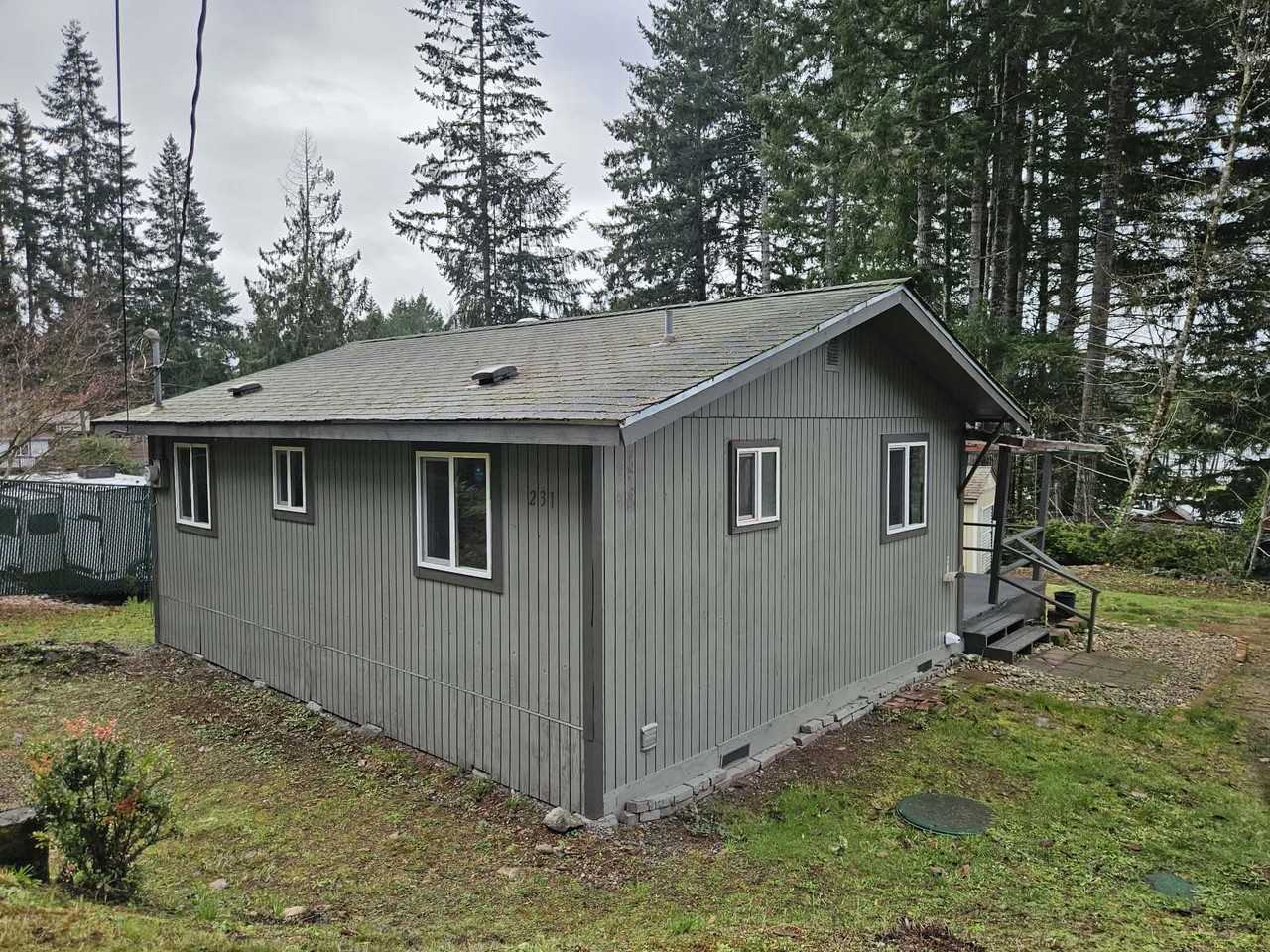 231 E Lakeview Dr - Photo 3 of 13