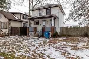 featured image of 2828 Apple Ave