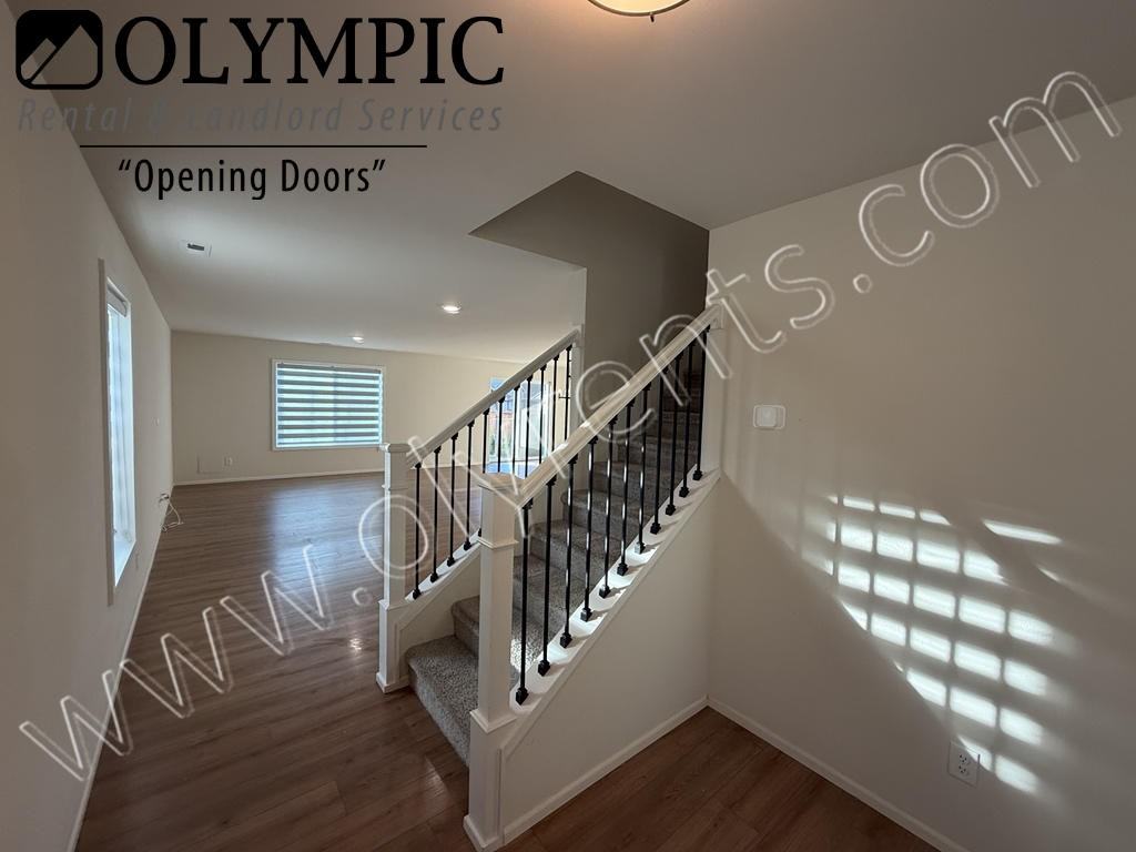 1093 91st Ave Se - Photo 3 of 37