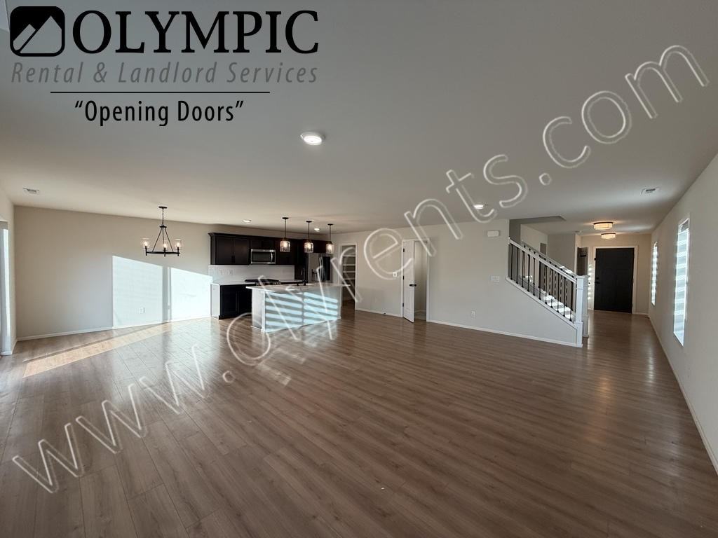 1093 91st Ave Se - Photo 5 of 37