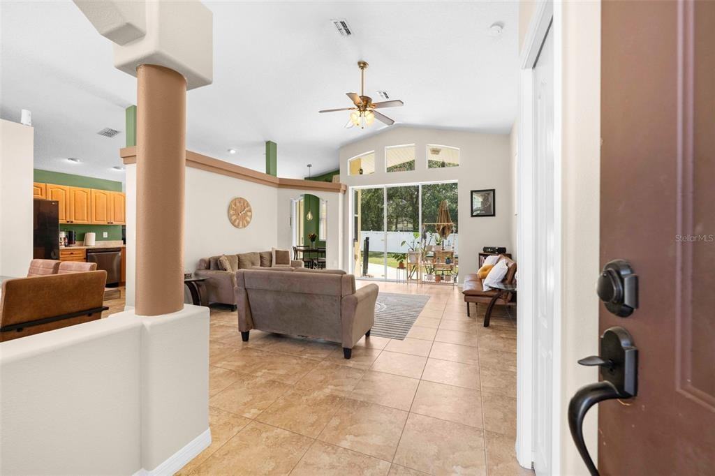 12114 Elston St - Photo 3 of 40