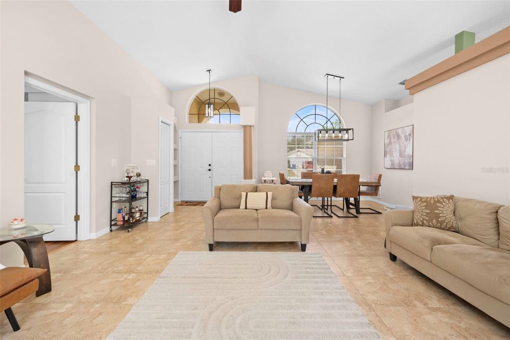 12114 Elston St - Photo 7 of 40