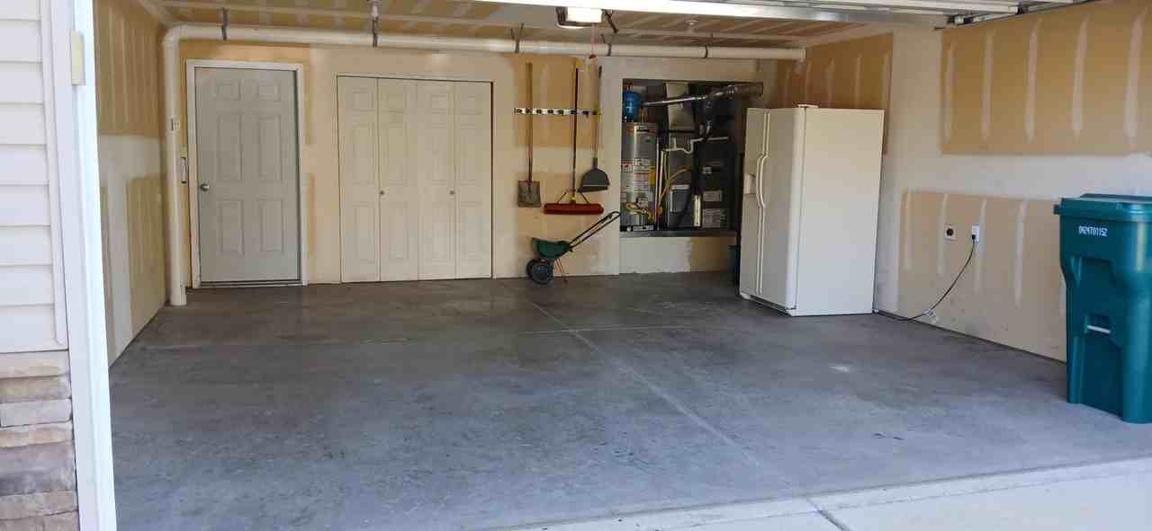 672 Theresea Ct - Photo 3 of 20