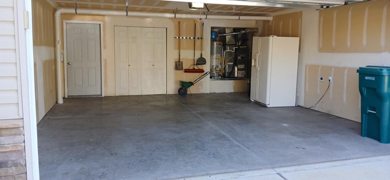 672 Theresea Ct - Photo 4 of 20