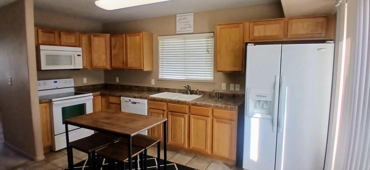 672 Theresea Ct - Photo 5 of 20