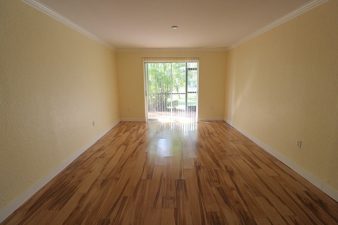 942 La Costa Cir #3 - Photo 6 of 22