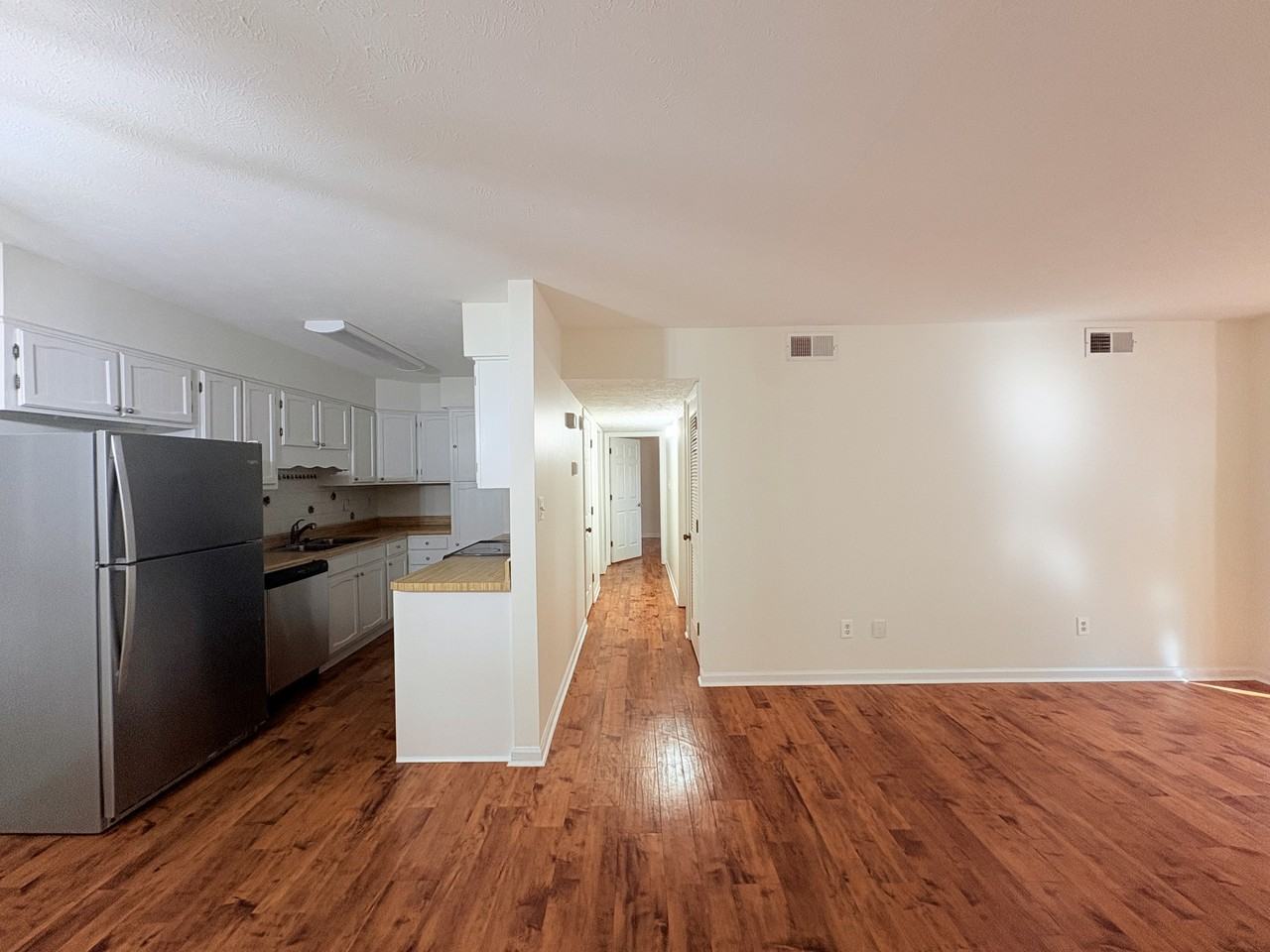 404 75th Ave N #C - Photo 4 of 21