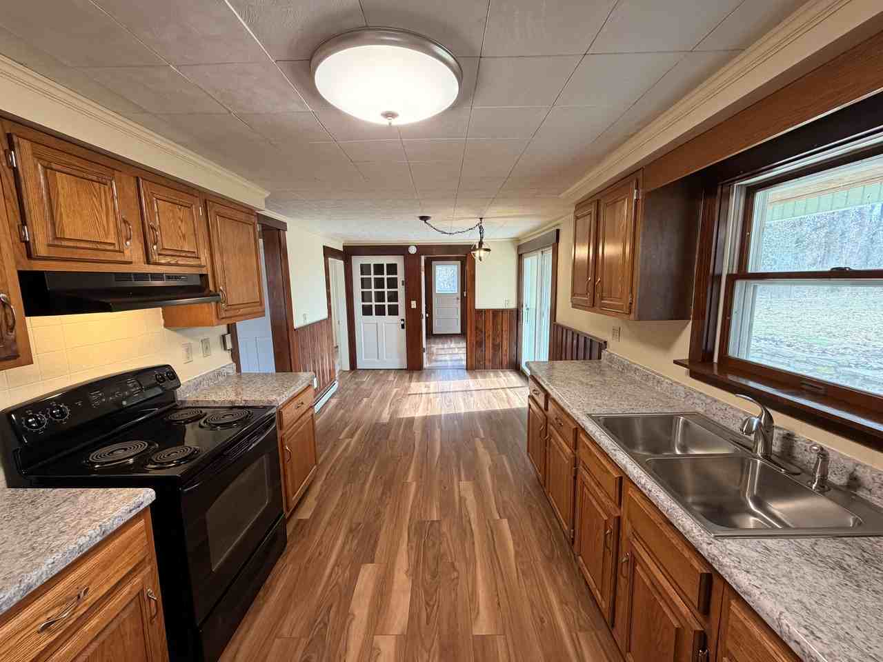 7115 Tice Rd - Photo 7 of 22