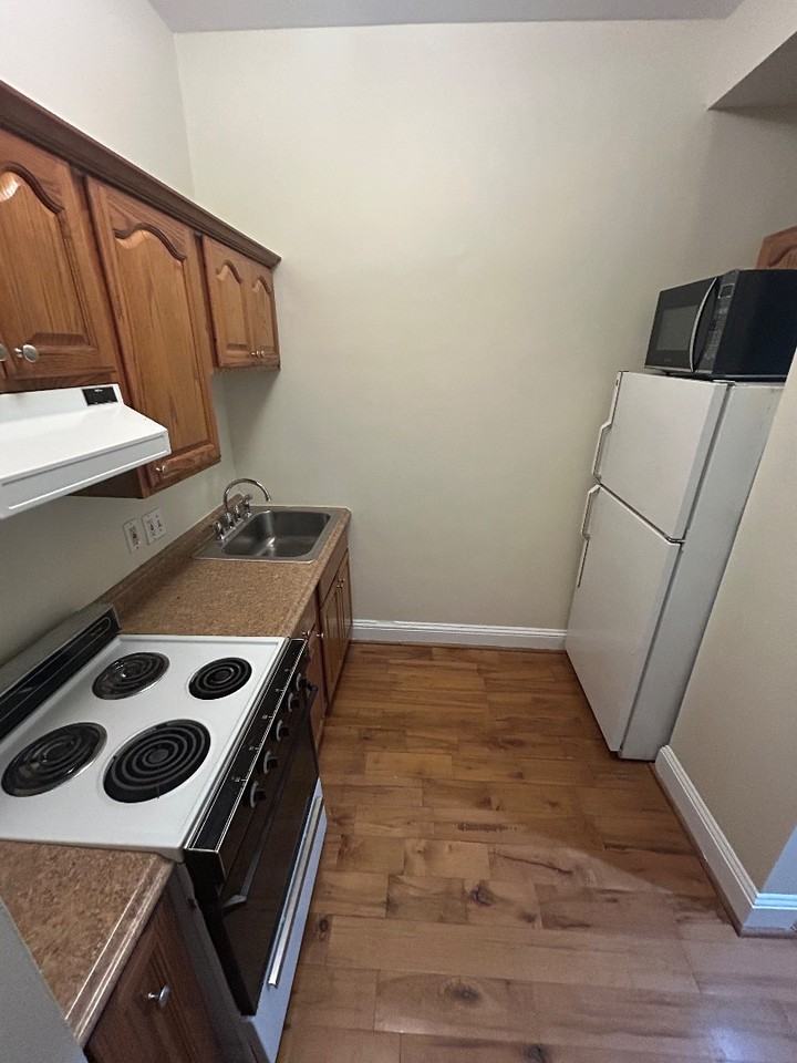 1719 Saint Paul St - Photo 4 of 13