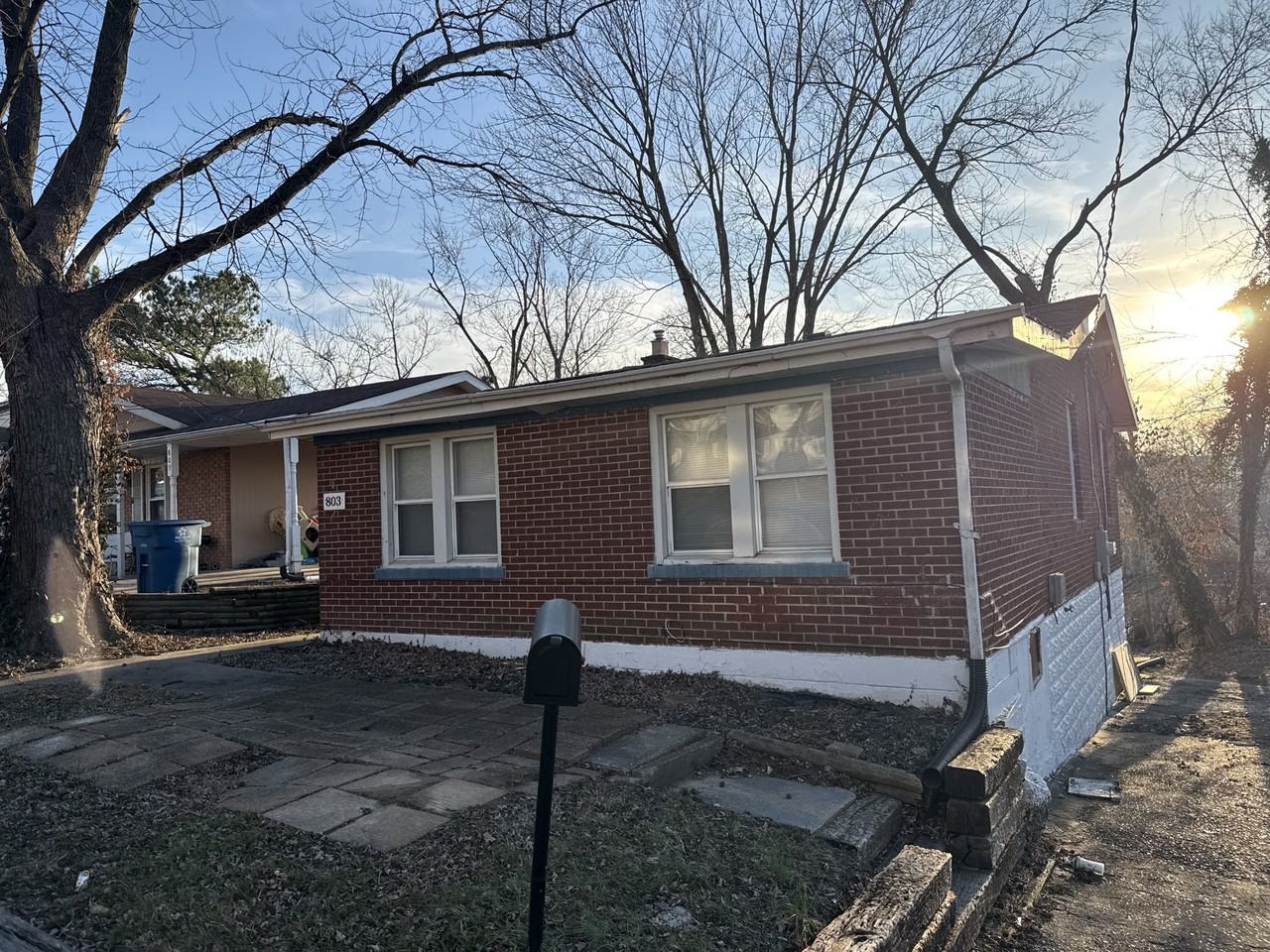 803 Marvin Ave - Photo 4 of 20