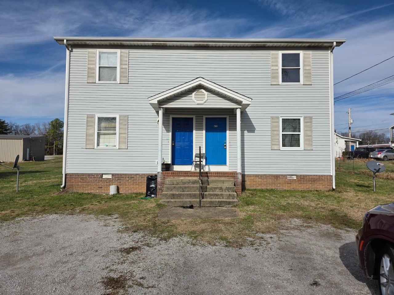 201 Wildwood Dr - Photo 3 of 11