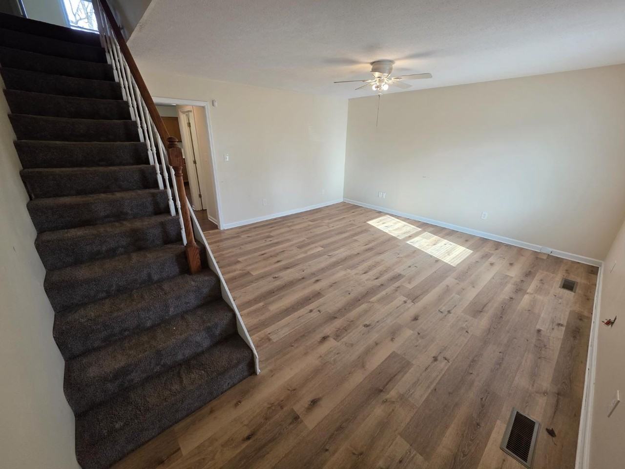 201 Wildwood Dr - Photo 4 of 11
