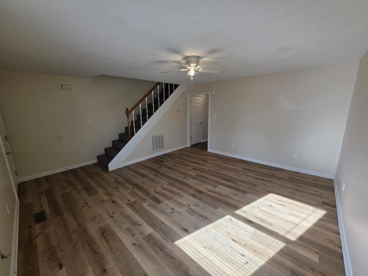 201 Wildwood Dr - Photo 5 of 11