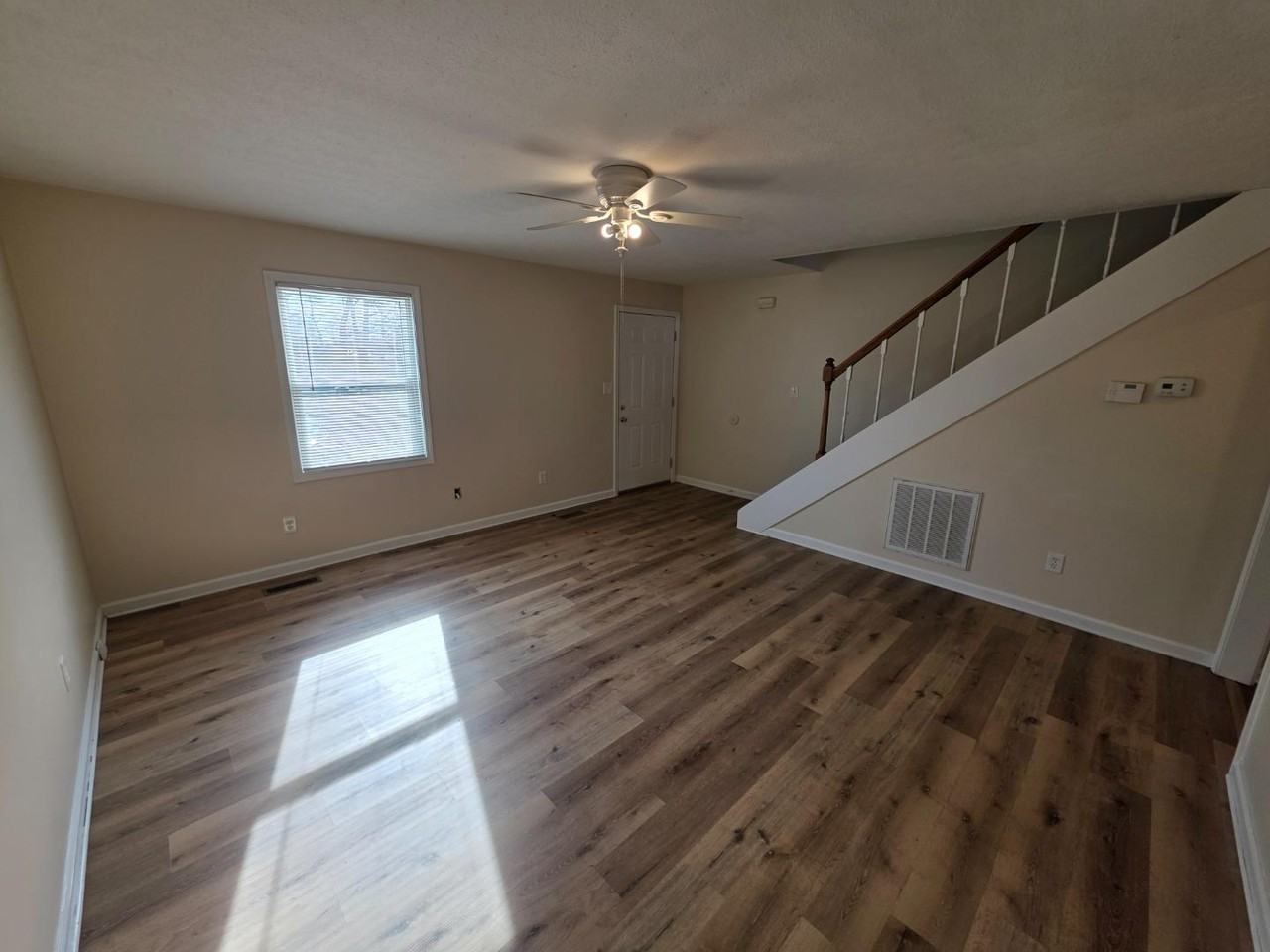201 Wildwood Dr - Photo 6 of 11