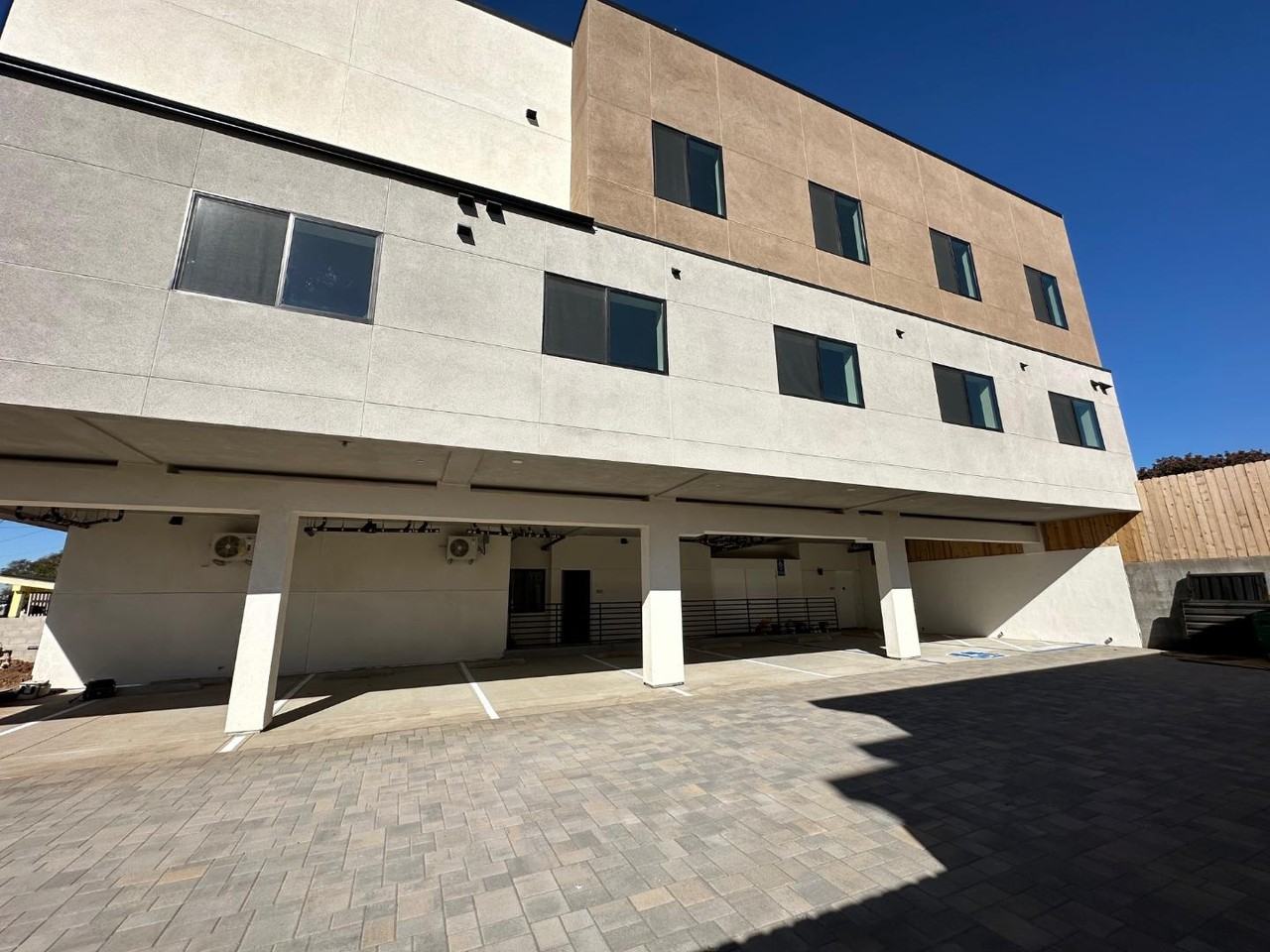 LIV @ Siesta - Photo 3 of 50