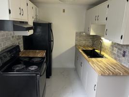 featured image of 7 Woodcrest Ct #4