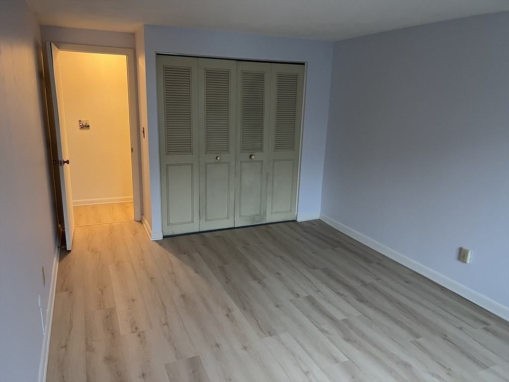 7 Woodcrest Ct #4 - Photo 5 of 8