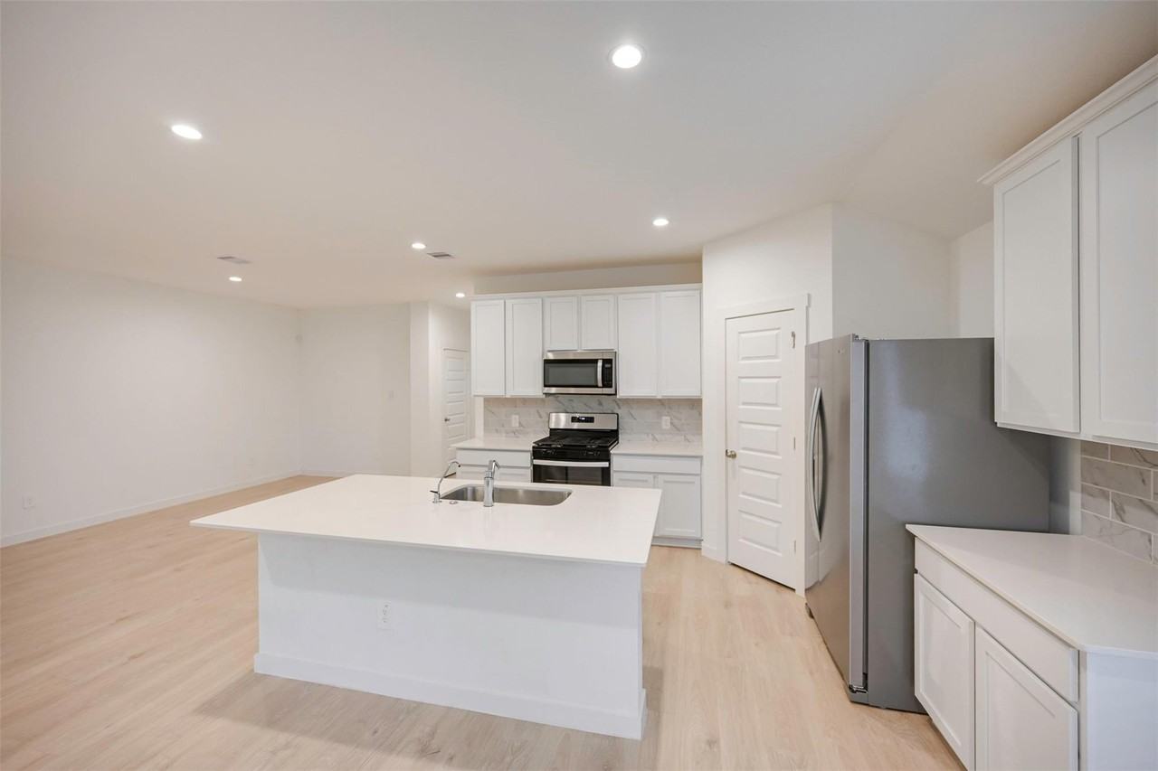 31730 Hallington Hill Ln #1 - Photo 5 of 9