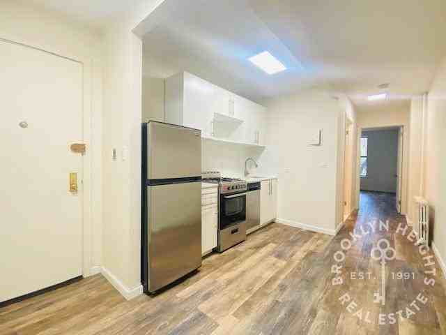 130 Montague St #3B - Photo 7 of 12