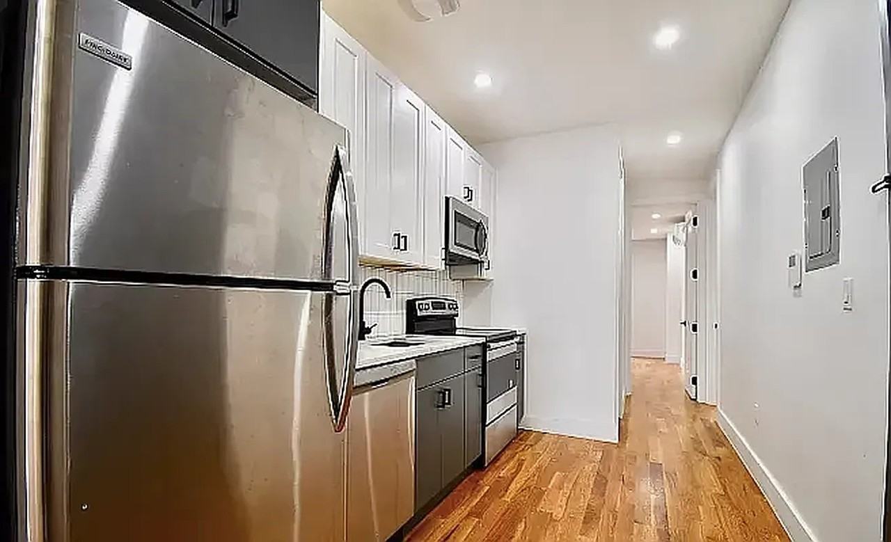 588 Quincy St #5 - Photo 4 of 7