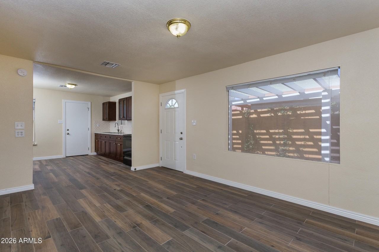 1646 E Indianola Ave Apt 1 #1 - Photo 3 of 29