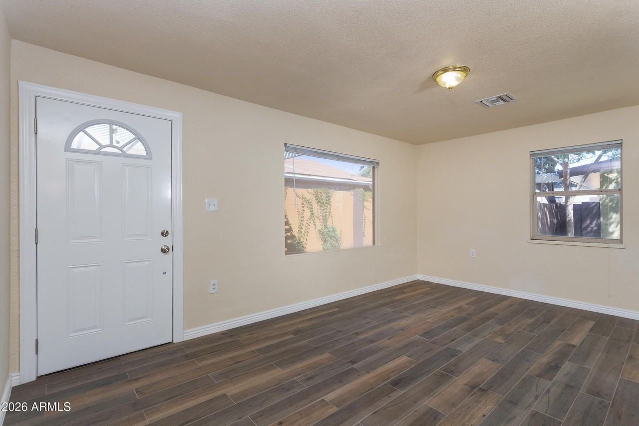 1646 E Indianola Ave Apt 1 #1 - Photo 4 of 29